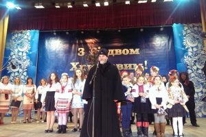 Архієпископ Ізяслав відвідав благодійний вертеп у м. Коростень