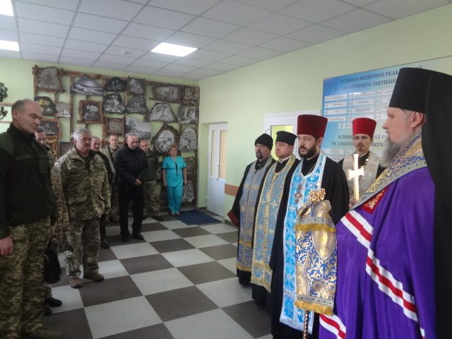 You are currently viewing Архієпископ Михаїл звершив чин освячення нового лікувального корпусу у Вінниці