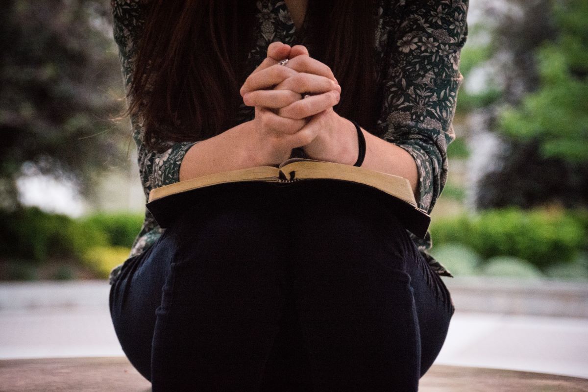 You are currently viewing Молитва – швидка допомога в стресі